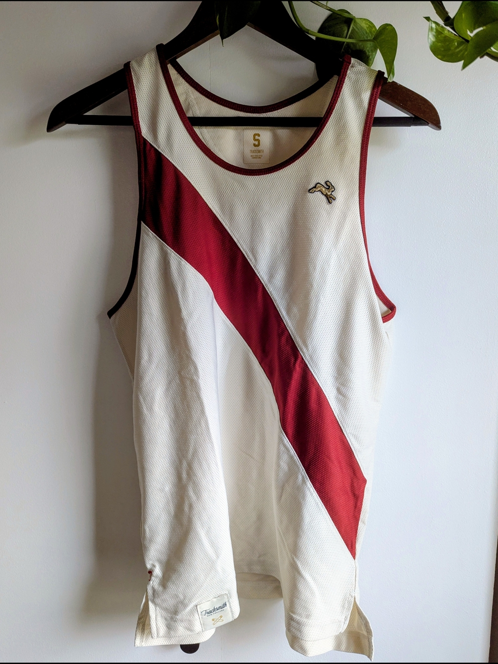 Tracksmith Van Cortlandt Singlet: Ivory and Red